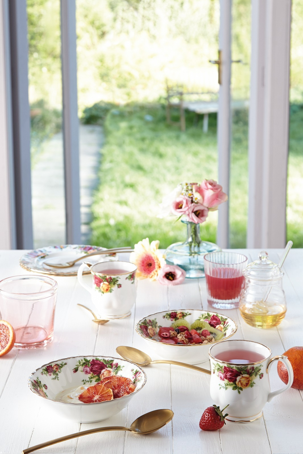 Royal Albert - Кружка Old Country Roses 250мл / артикул   IOLCOR00004  / GTIN 798901567592