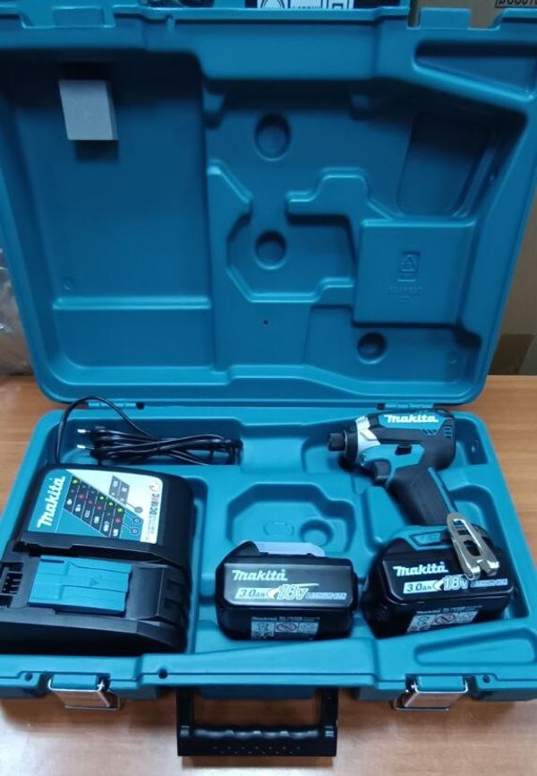 Аккумуляторный ударный шуруповерт Makita DTD153RFE