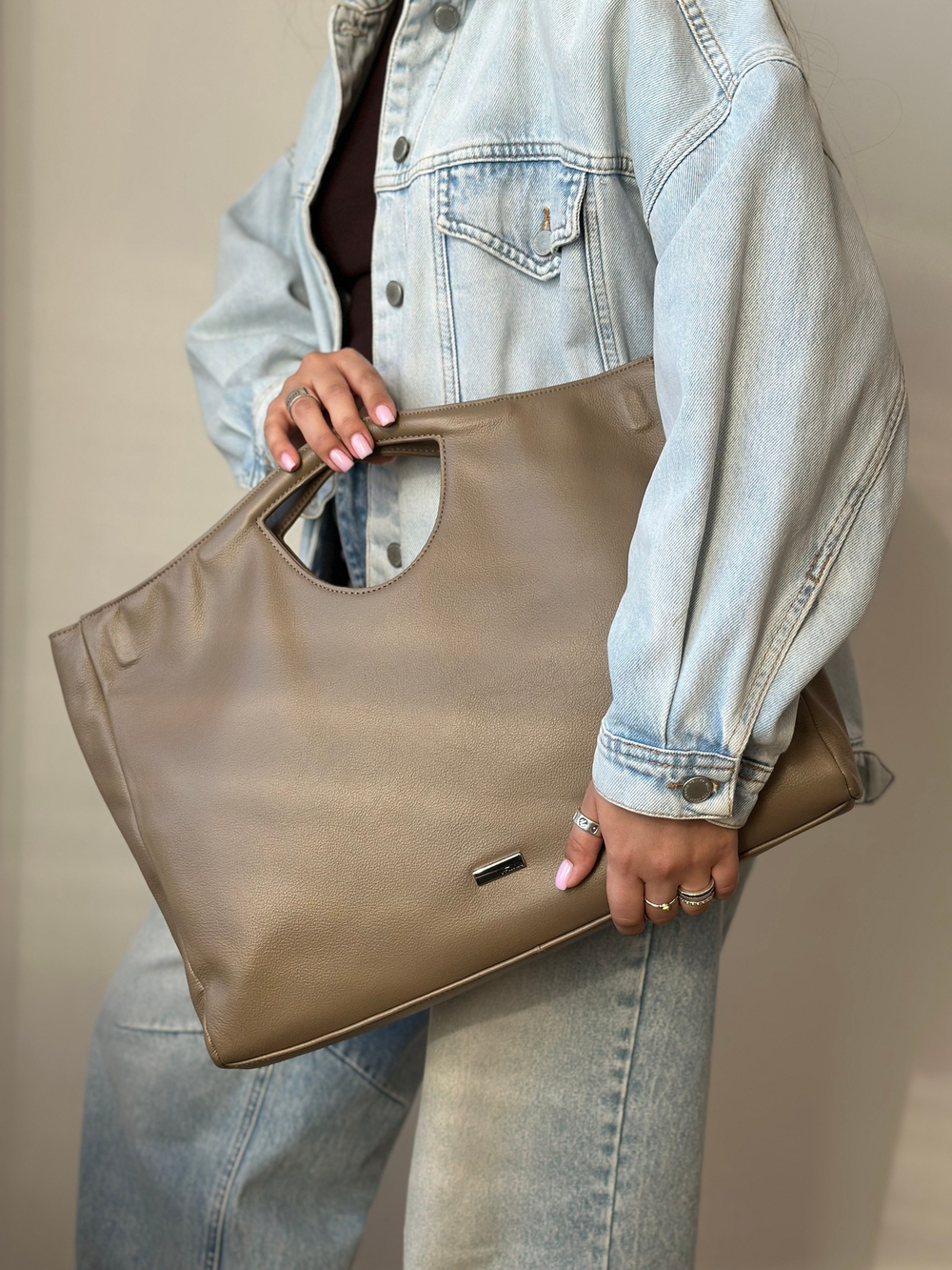 VF98231-P BEIGE Сумка женская, нат. кожа 40*7*24