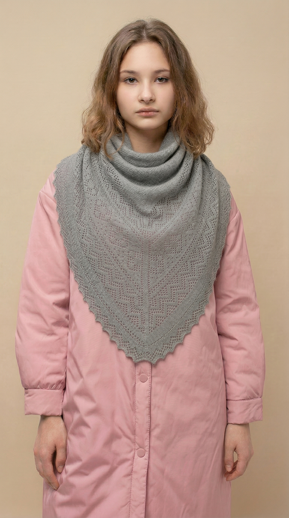 Оренбургский пуховый платок с шелком П1-100-03 серый