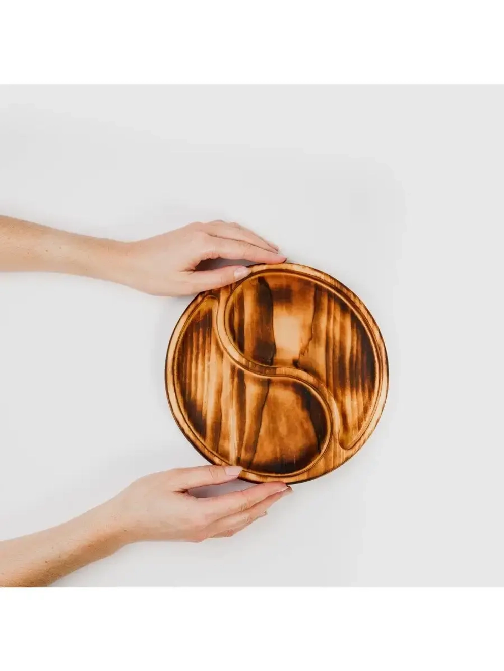 Деревянная менажница "Инь-Янь" из кедра