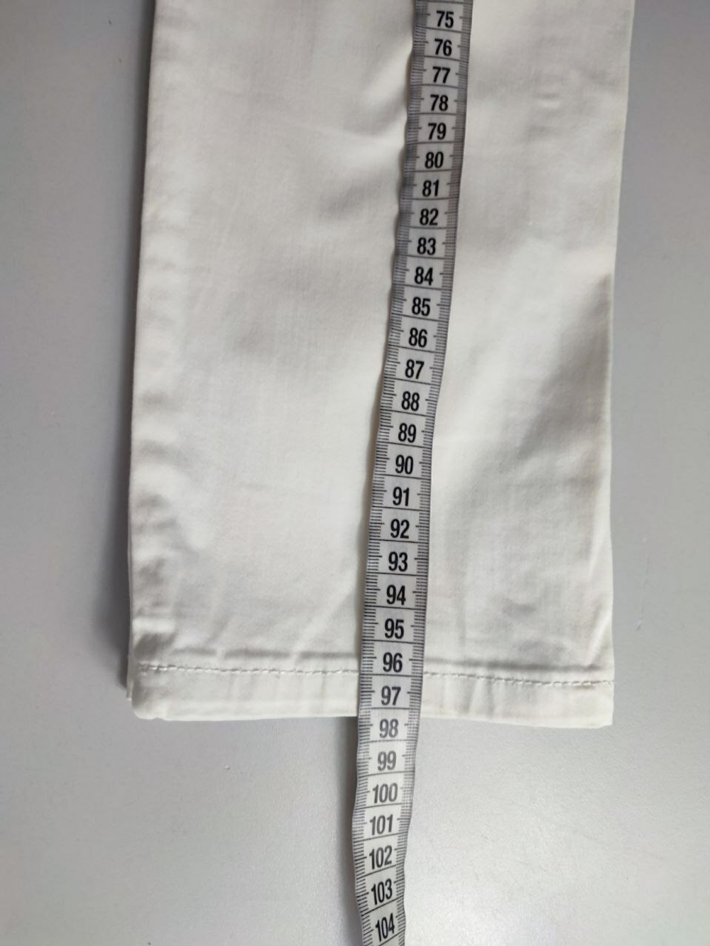 Джинсы Kira Plastinina белые 44 размер