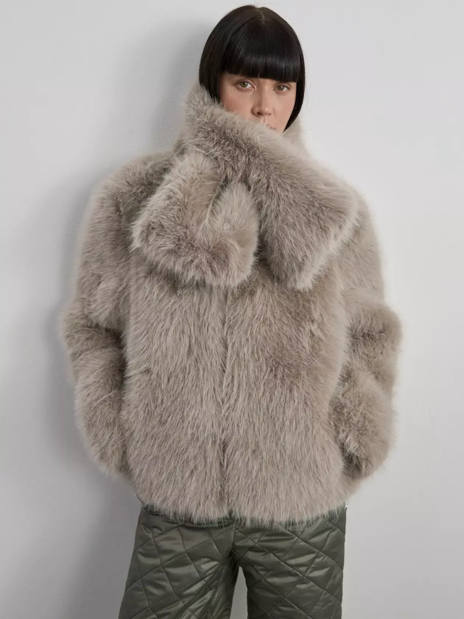 Шуба из экомеха F1