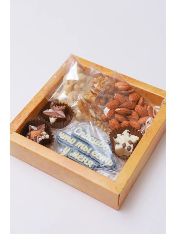 Шоколадные пельмени с фундуком внутри