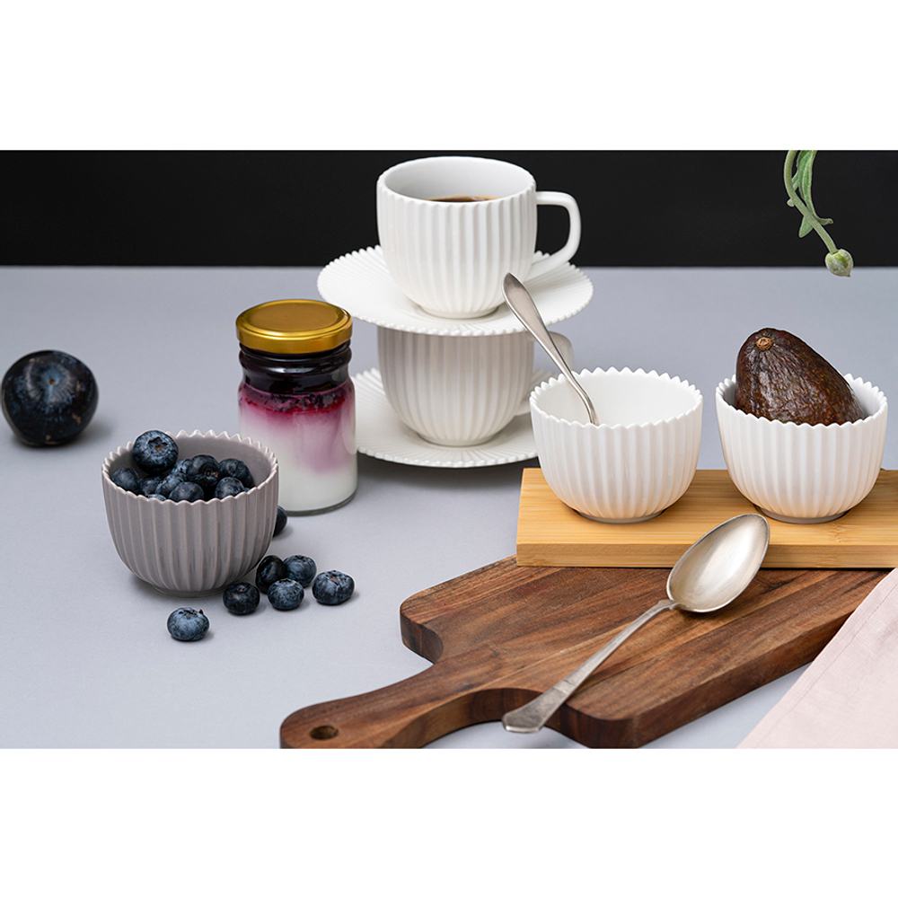 Набор для сервировки белого цвета на подставке из коллекции edge