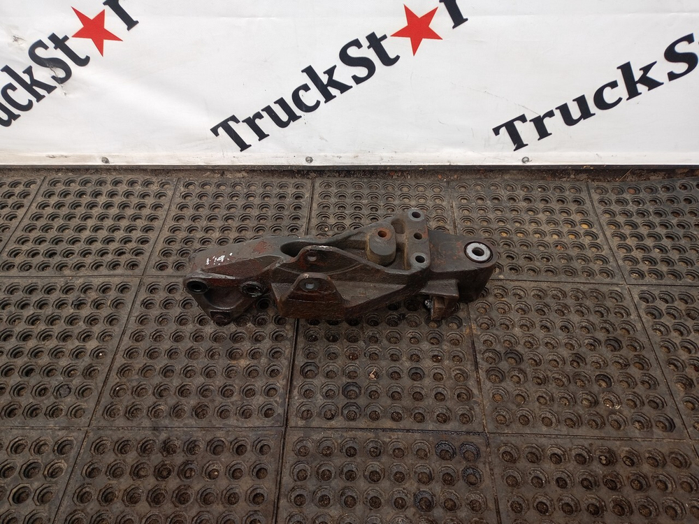 Кронштейн рессоры передний левый