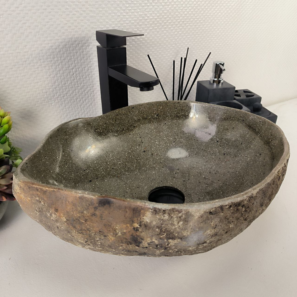 Раковина из речного камня RS-64909 45*34*15 0861