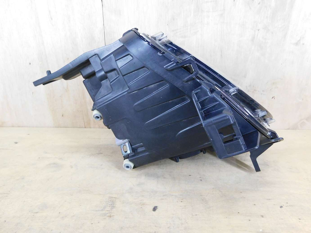 фара левая Suzuki Fronx WDB3S