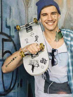 «Lone Wolf» Одинокий Волк. Набор из 30 татуировок