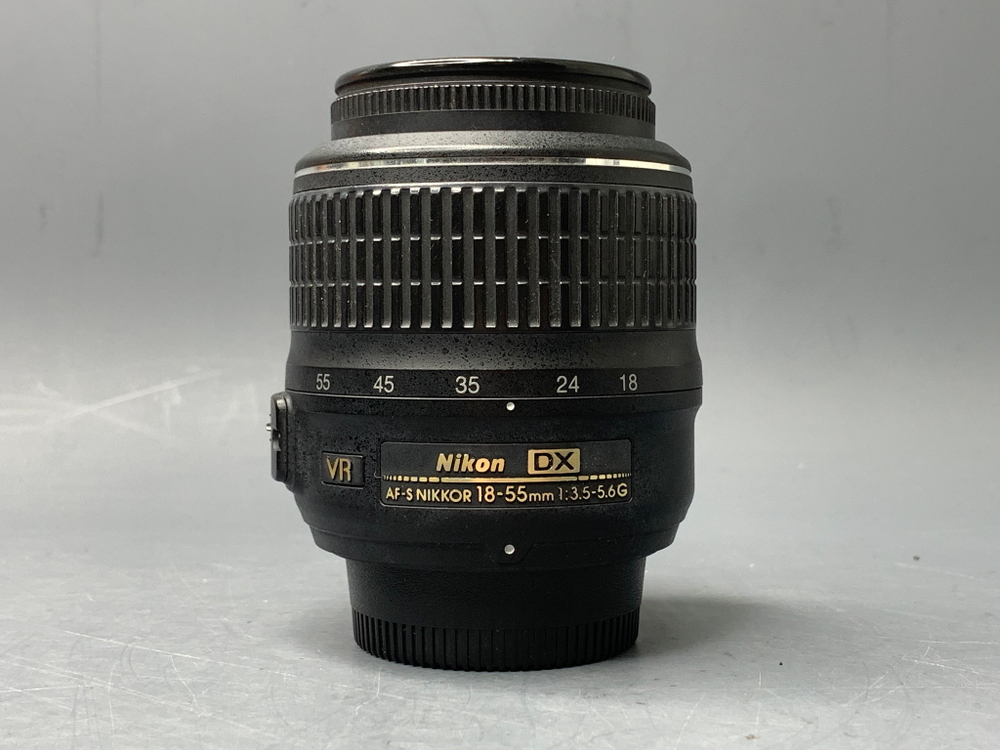 Nikon D3000 Kit 18-55mm