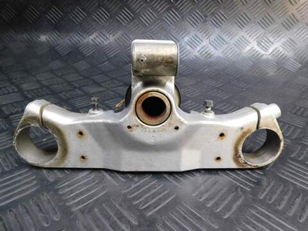 Траверса нижняя Honda Shadow 400 NC34 052574