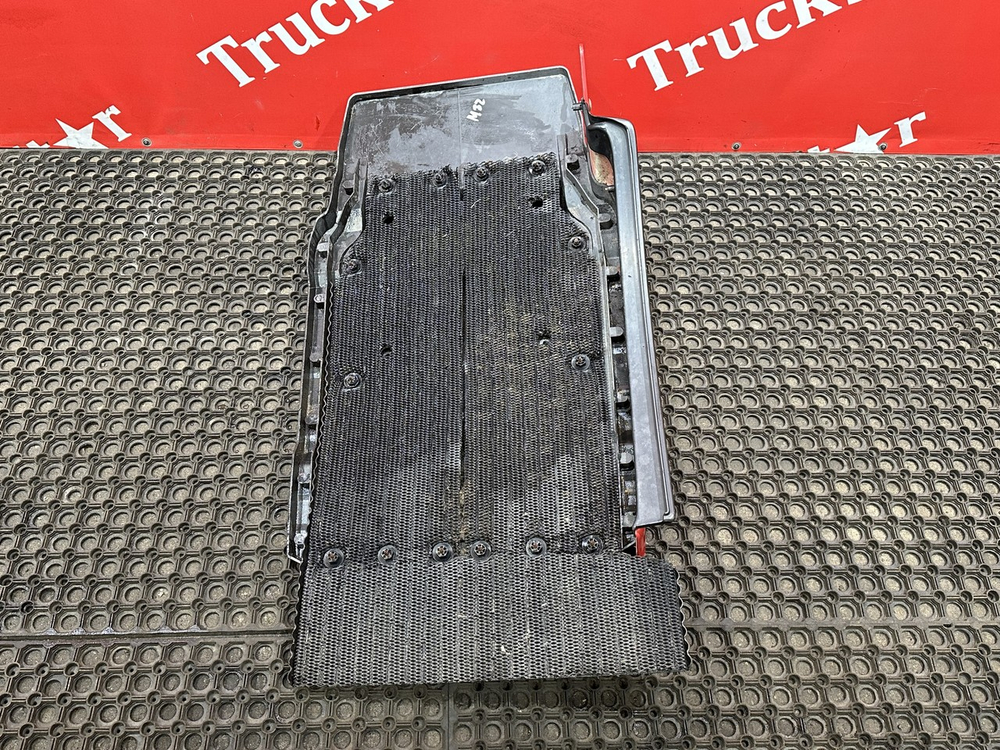 Крыло переднее левое