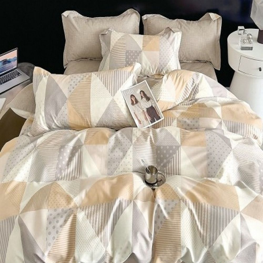 Комплект постельного белья "О. PECH BEZH", сатин, 100% хлопок. Пододеяльник и наволочки на молнии!!! Комплект постельного белья "О. PECH BEZH", сатин, 100% хлопок. Пододеяльник и наволочки на молнии!!!