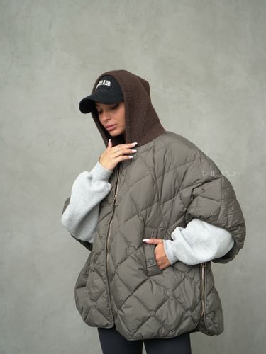 Жилет с трикотажным капюшоном в цвете хаки