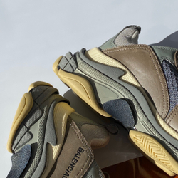 Balenciaga Triple S
