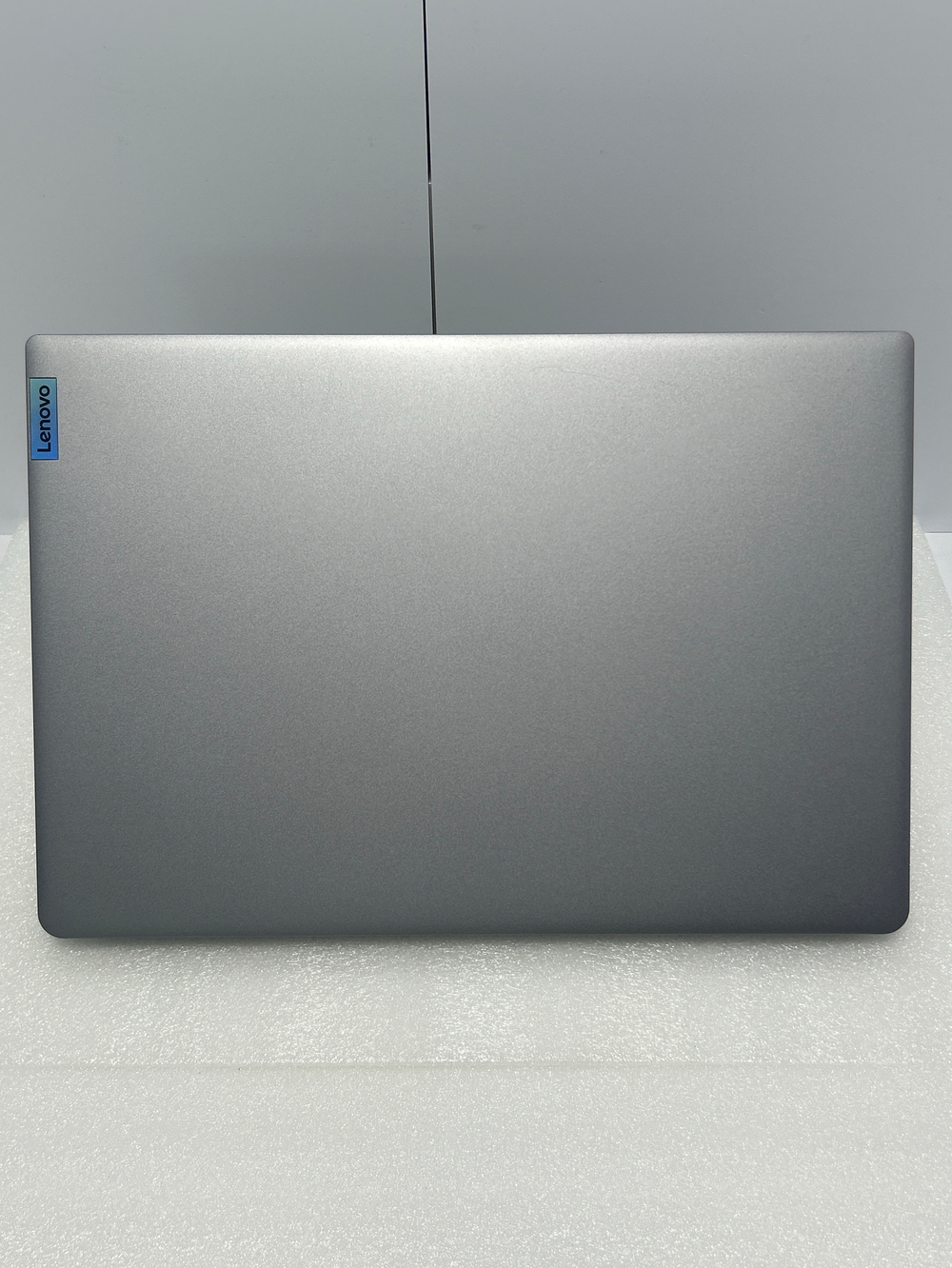 Ноутбук Lenovo IdeaPad 3 17ITL6 (82H9003QRU) 17"/Intel Pentium Gold 7505/RAM 8GB/SSD 256GB/Intel UHD Graphics/1600x900/TN/Windows 11/Подсветка кл-ры:нет/Цвет: Серебристый. Состояние: B1