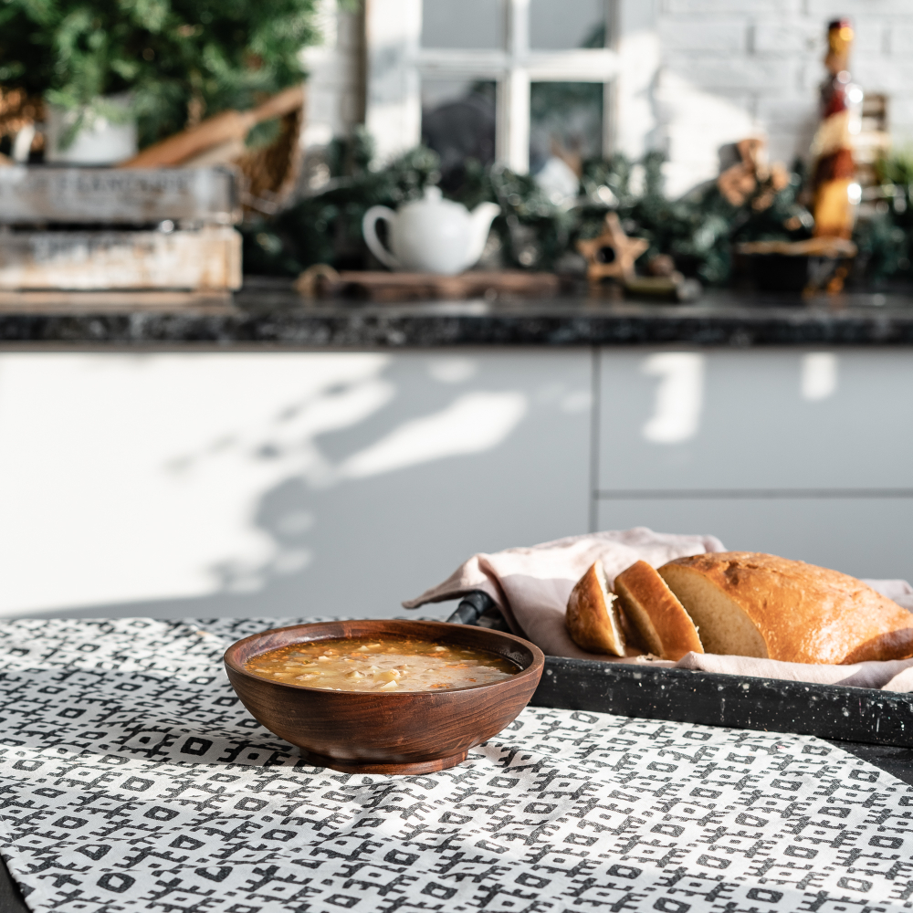 Деревянная глубокая тарелка Art of Siberia из дерева сибирский кедр T128