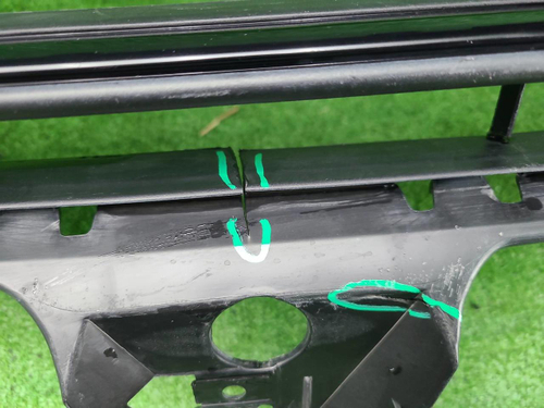 Решетка переднего бампера Porsche Cayenne 3 17-23