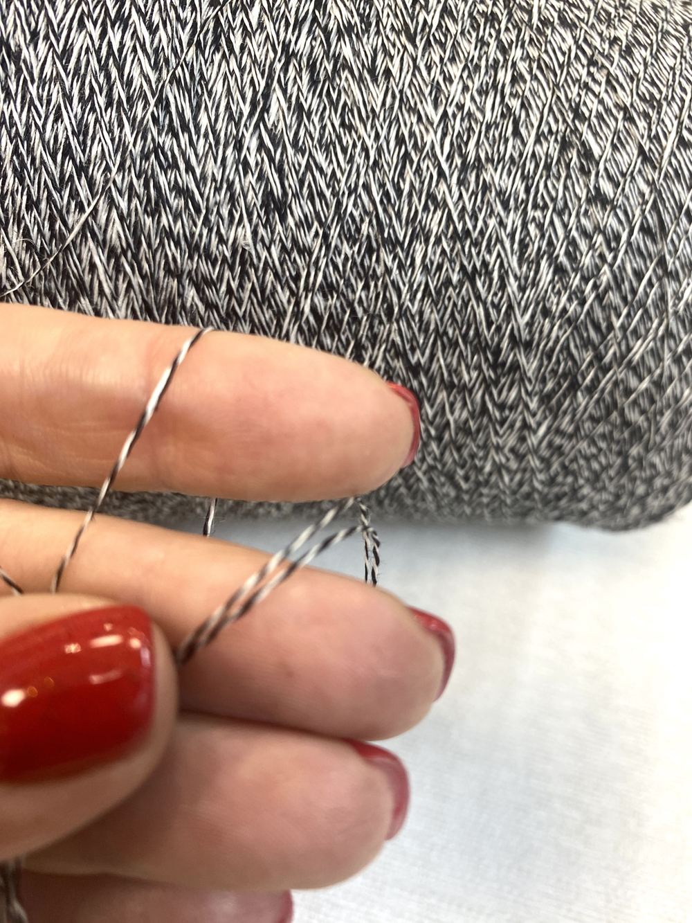 Пряжа на бобине (Италия) 100% лен 100г-1300м 490г