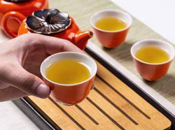 266055 Сервиз ХУРМА в подар.коробке, чайник 180мл + 4 пиалы, фарфор