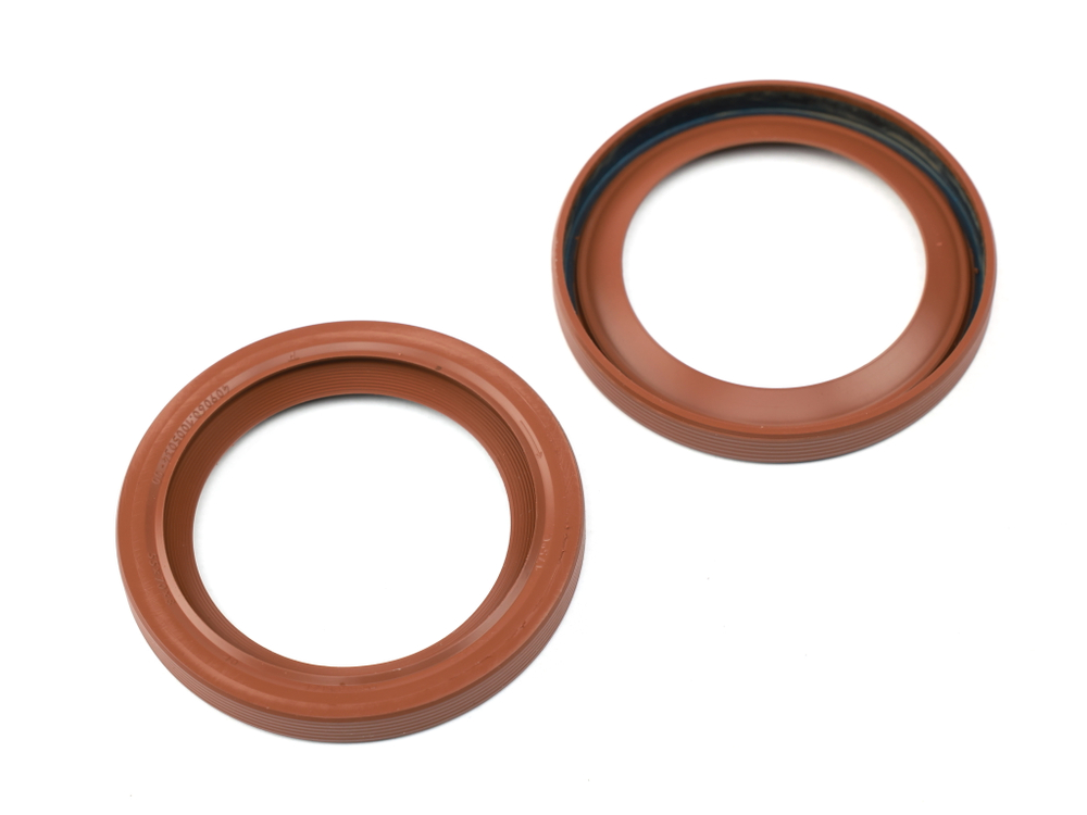 Сальник 55х70х8 Газель, Волга дв. ЗМЗ-405,406,409 коленвала передний с конической губой (красный/FPM+MKV) Резинотехника г. Балаково ( ОЕ 40960.1005034-00 MKV )