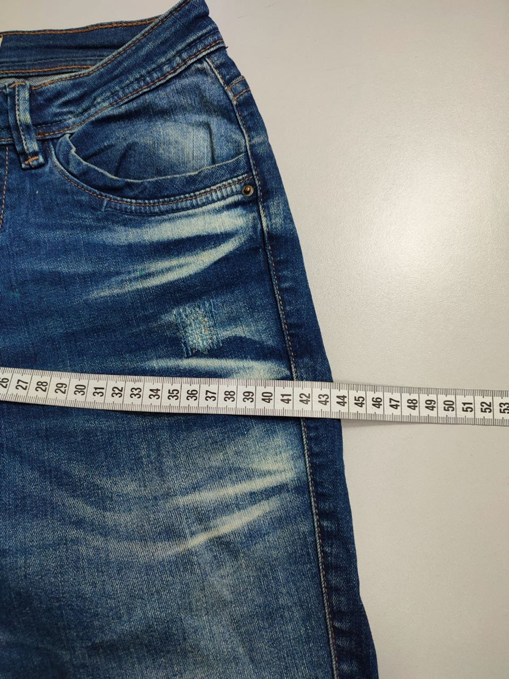 Джинсы Zara с подворотами 40 размер