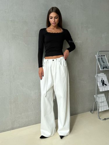 Черный хлопковый лонгслив с кружевом