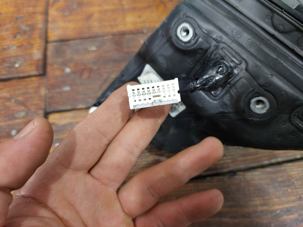 Зеркало левое 6 pin Omoda S5 22-нв Б/У Оригинал J608202010