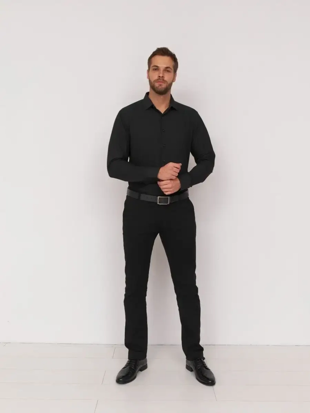 Рубашка классическая с длинным рукавом приталенная