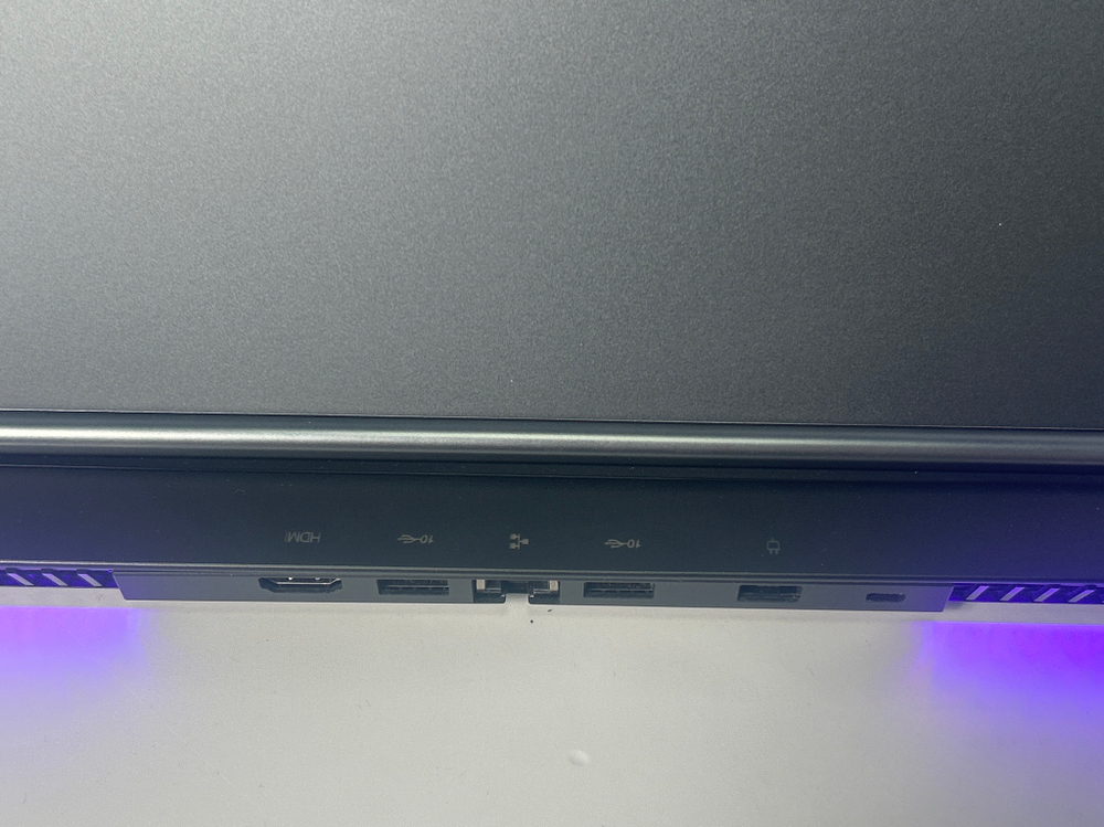 Ноутбук Lenovo Legion 7-15IMH05 (81YT0017RU) 15.6"/Intel Core i7-10750H/RAM 16GB/SSD 512GB/GeForce RTX 2070 8GB Max-Q Design 8GB/1920x1080/IPS 144Hz/Windows 11/Подсветка кл-ры: RGB/Серый. Состояние: Уценка/вмятина на сетке поддона