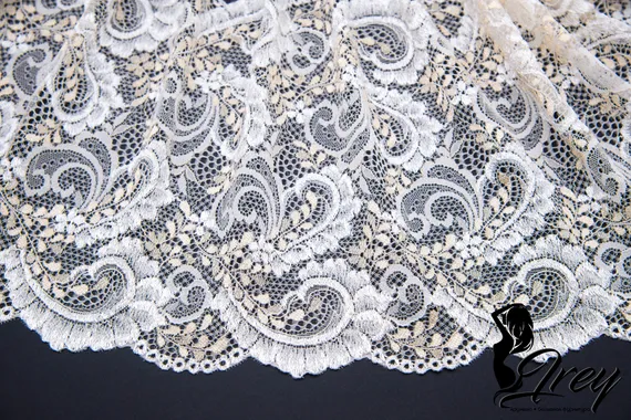 03-158 Кружево эластичное 20 см, айвори /телесный