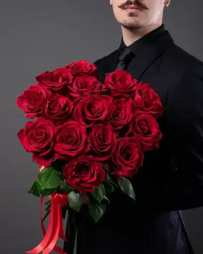 Букет из 15 красных роз (Эксплорер 50 см)