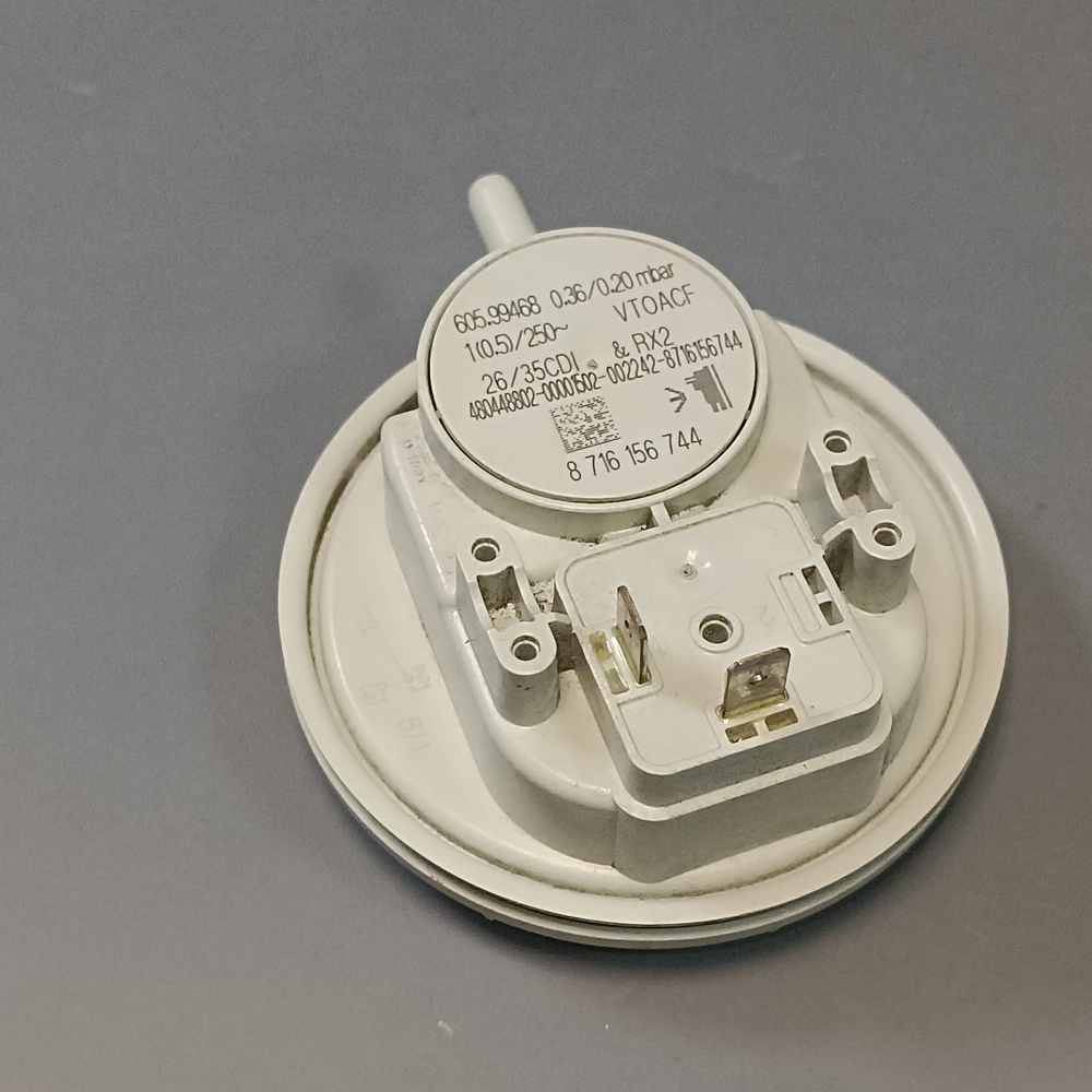 Б/У Пневмореле 0,36/0,20 для котлов Bosch 6000 12-18 кВт арт. 87161567440