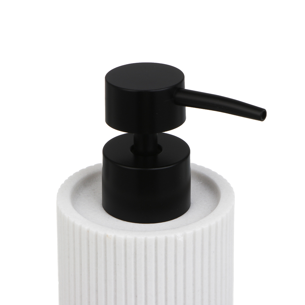 Диспенсер для жидкого мыла тм VETTA Дакота, 250мл, смола (полирезин), белый, 6,5x6,5x16,5см