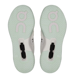 Женские Кроссовки теннисные On The Roger Clubhouse Pro - белый