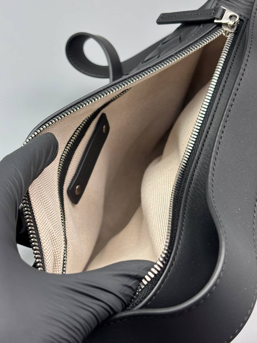 Сумка-мессенджер Bottega Veneta