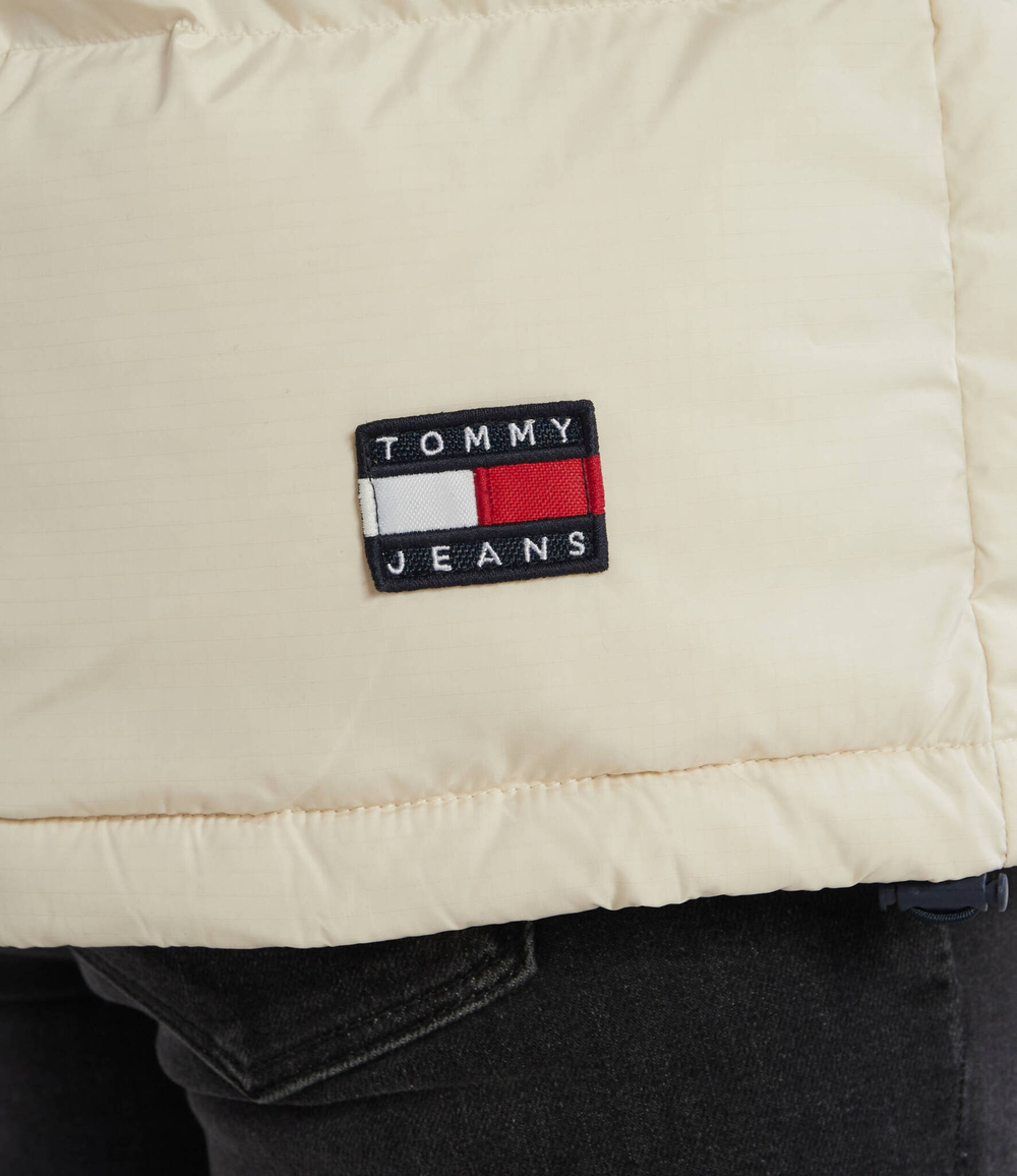 Пуховая безрукавка Tommy Jeans - кремовый(DW0DW14290)