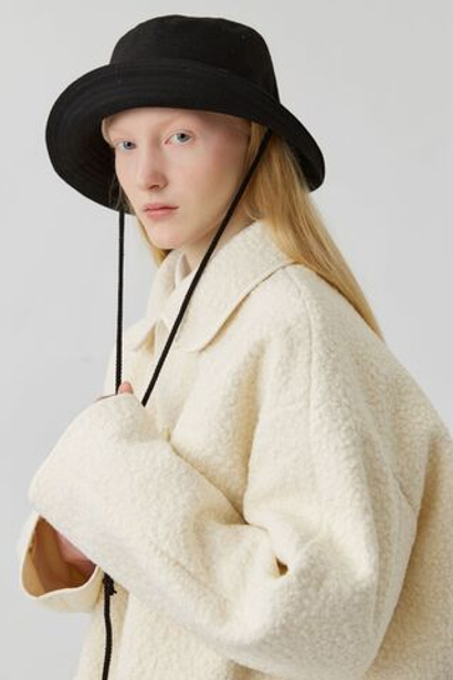 Панама черного цвета из шерсти