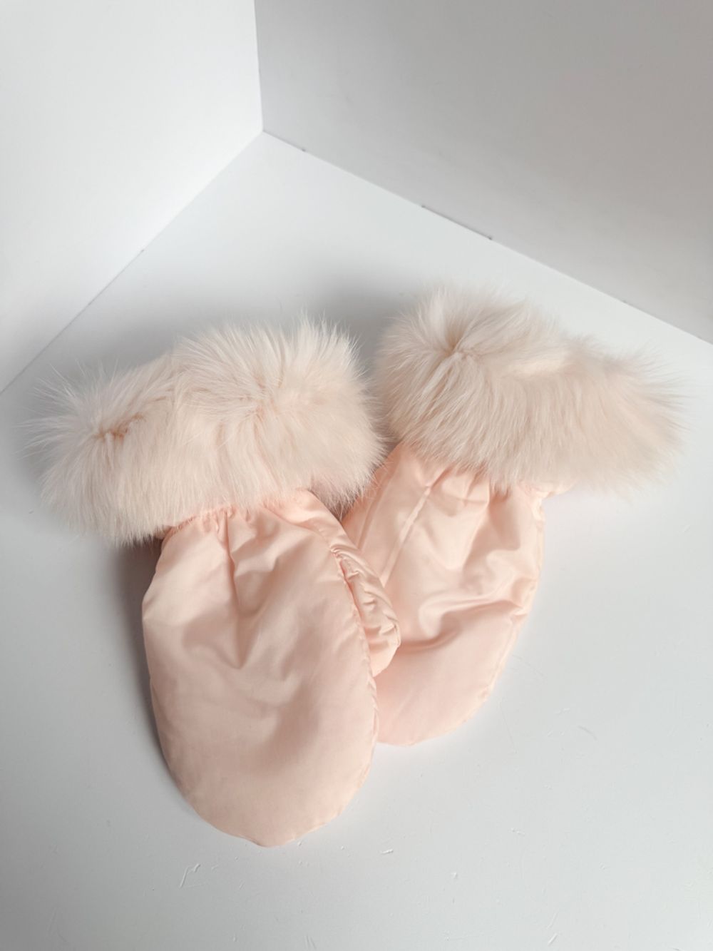 Пуховые варежки Yves Salomon, 116