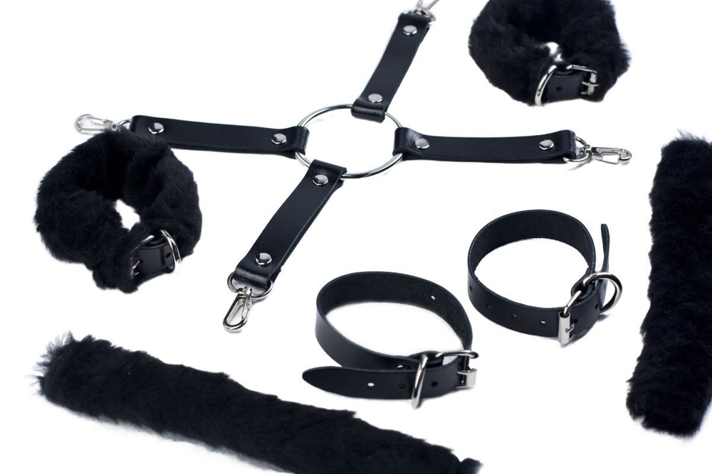 Черный набор для фиксации со съемными меховыми опушками (Цвет: черный)