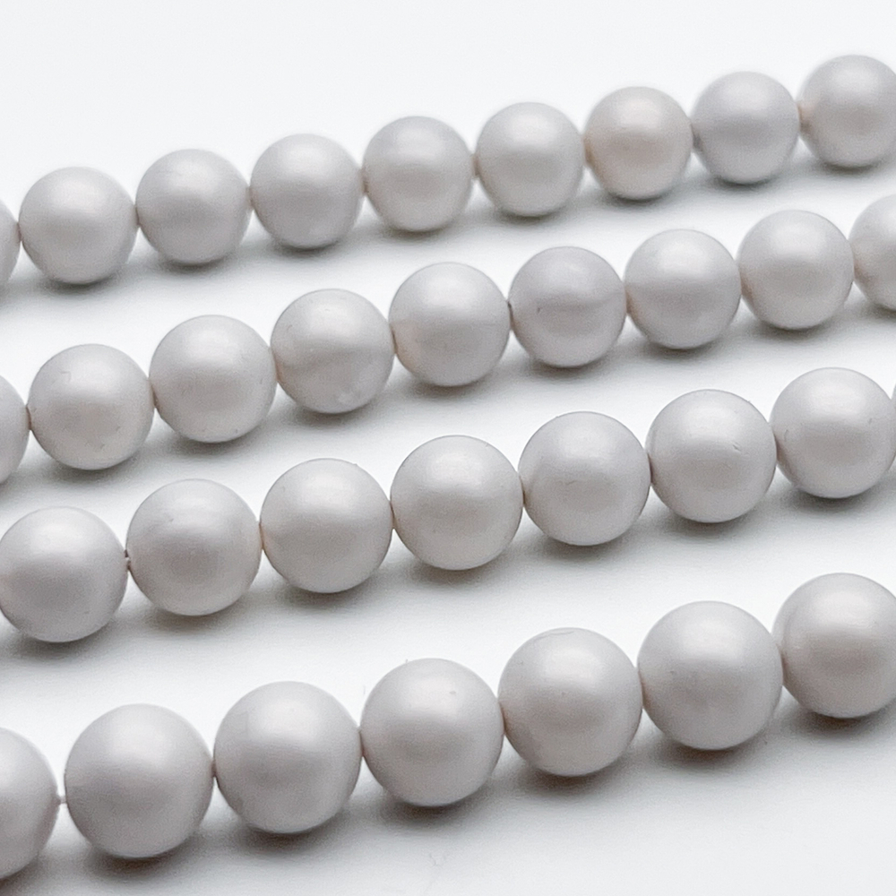 "Майорка" с эффектом сатин, цвет светло-серый, диаметр 8,2 мм, цена за 12 шт (1/4 нити)