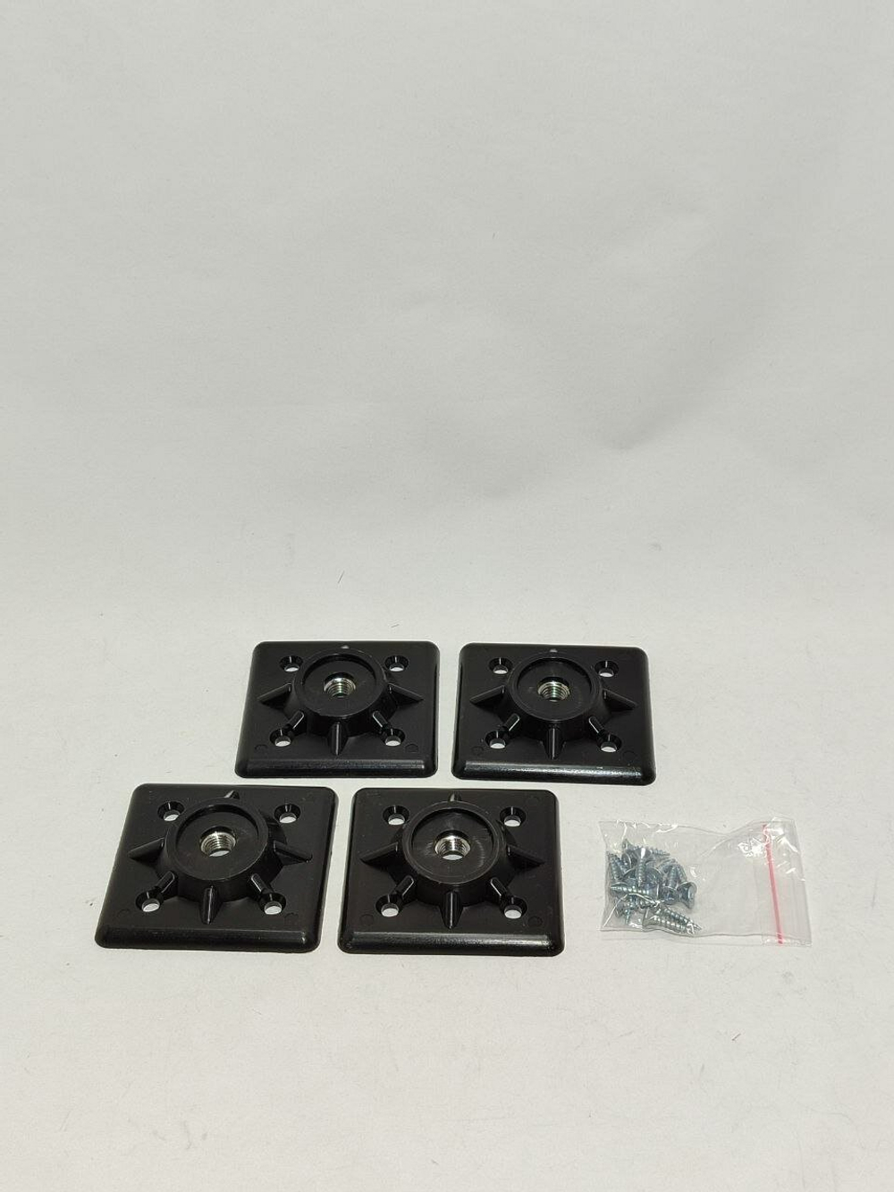 Крепление для мебельных ножек Ширина 7 см, диаметр отв 10мм/ 4 штуки