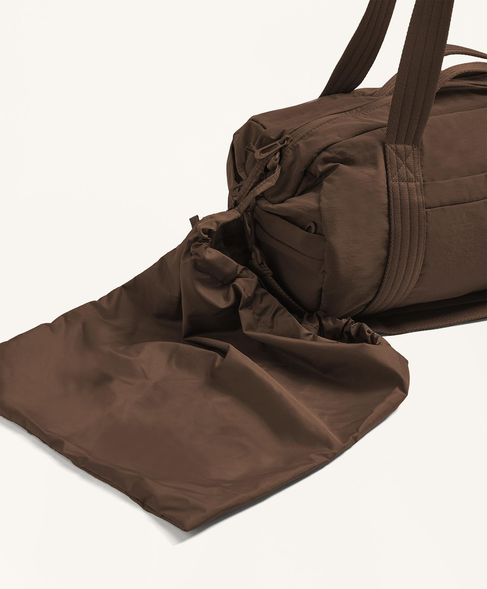 Oysho Спортивная сумка в стиле боулинга, коричневый