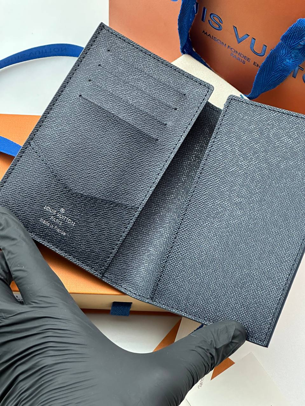 Обложка для паспорта Louis Vuitton