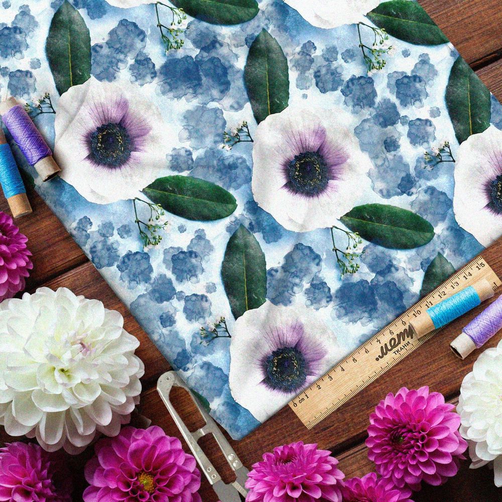 Ткань ниагара большие петуньи на фоне неба