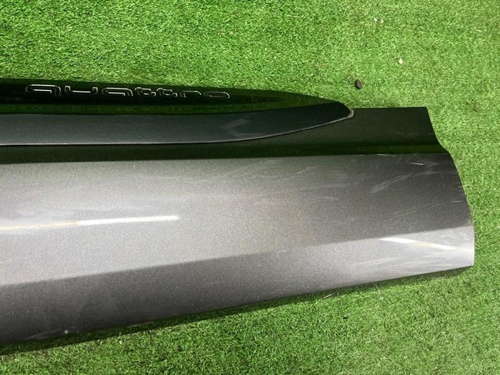 Накладка двери задняя левая Audi Q7 2 (2015-н.в.)