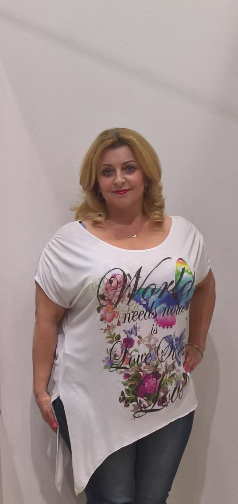 Белая итальянская футболка из вискозы