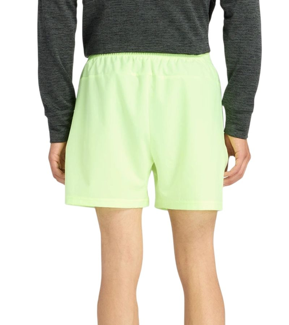 Мужские теннисные шорты New Balance Sport Essentials Short 5in - neon yellow/slate grey