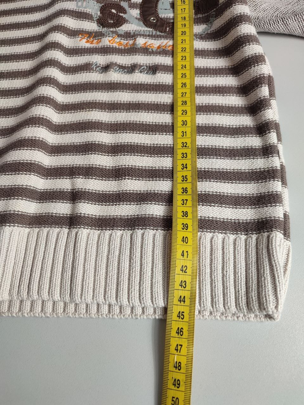 Джемпер практичный на 6/7 лет