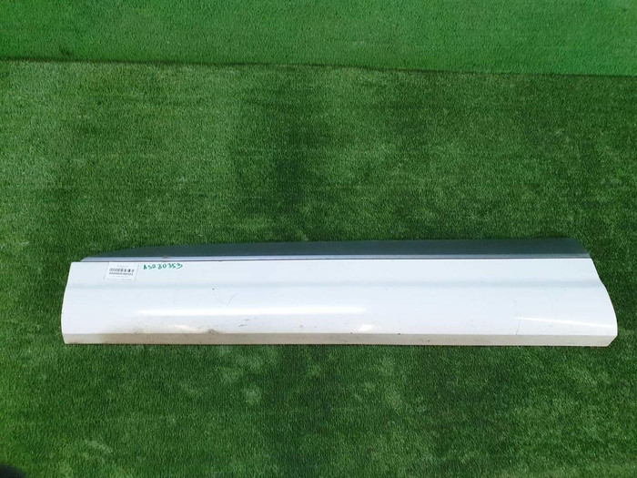 Накладка двери передняя левая Audi Q7 2 (2015-н.в.)